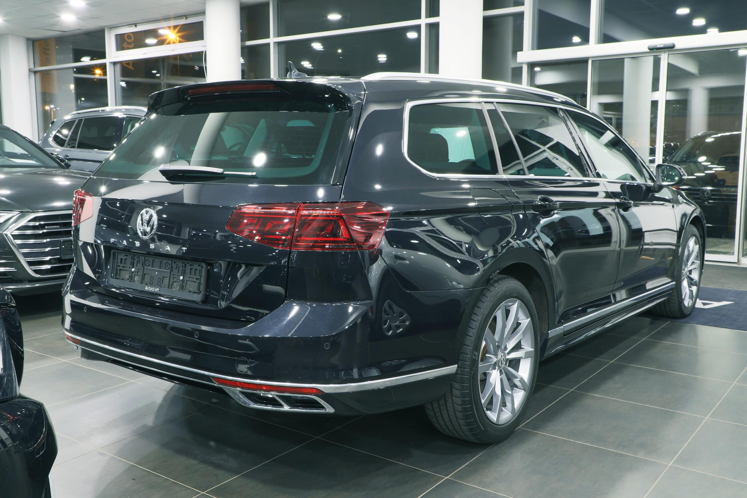 Volkswagen Passat Variant Facelift B8 Elegance 2 0 TDI 140kW DSG R Line