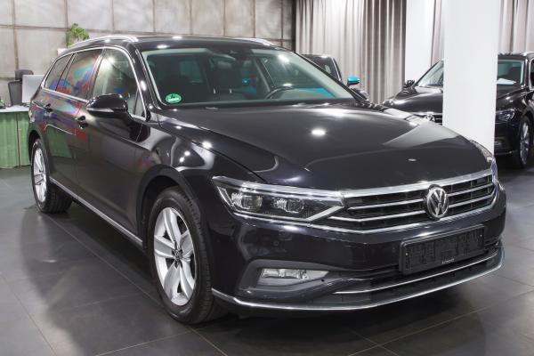 Volkswagen Passat B8 Variant Elegance 2.0 TDI 110kW DSG / Facelift 2020 / Matrix Led / ALU 17''