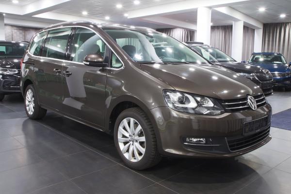 Volkswagen Sharan Highline 1.4 TSI 110kW / Webasto / 17''