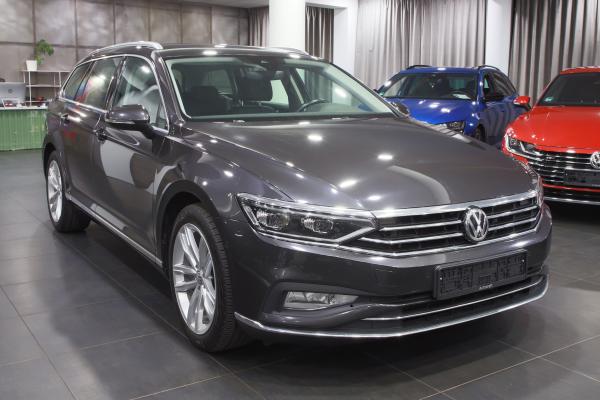 Volkswagen Passat B8 Variant Elegance 2.0 TDI 140kW DSG / Facelift 2020 / Matrix Led / ALU 18''