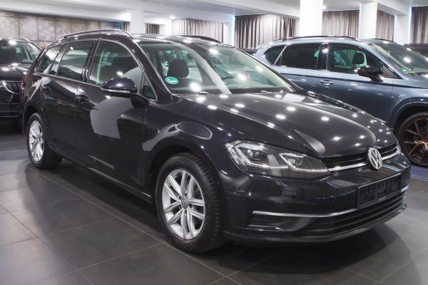 Volkswagen Golf 7 Variant Comfortline 2.0 TDI 110kW DSG / Active Info display 12" / ALU 16"