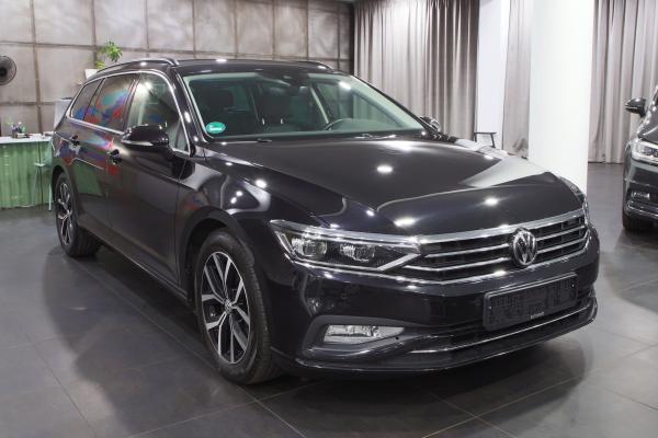 Volkswagen Passat B8 Variant 2.0 TDI 140kW DSG / Facelift 2020 / Matrix Led / ALU 17"