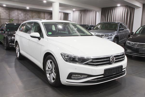 Volkswagen Passat B8 Variant Business 2.0 TDI 140kW DSG / Facelift 2020 / Matrix Led / ALU 17''