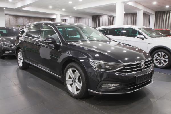 Volkswagen Passat B8 Variant Elegance 2.0 TDI 110kW DSG / Facelift 2020 / Matrix Led / ALU 17''