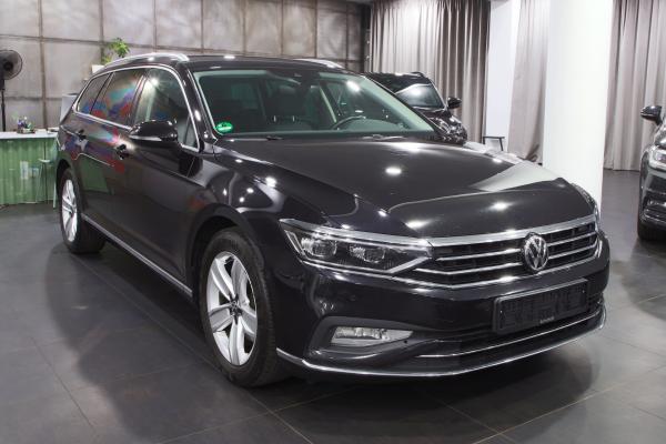 Volkswagen Passat B8 Variant Elegance 2.0 TDI 140kW DSG / Facelift 2020 / Matrix Led / ALU 17''+ ALU 16''