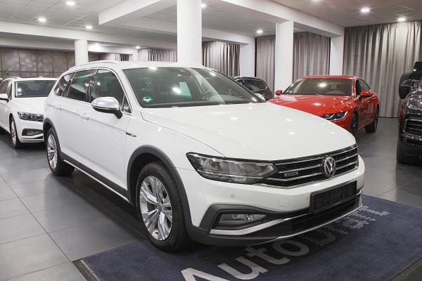 Volkswagen Passat B8 Variant Alltrack 4Motion 2.0 TDI 140kW 4x4 DSG / Facelift 2020 / Virtual Cockpit / 2x sada ALU 17''