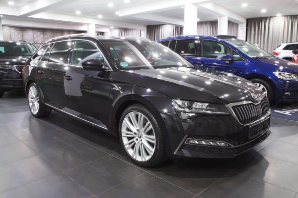 Škoda Superb 3 Combi Laurin & Klement 2.0 TDI 140kW DSG / Facelift 2020 / ALU 19''+ ALU 18''