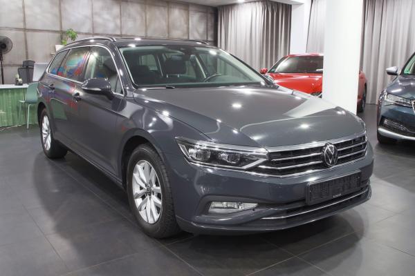 Volkswagen Passat B8 Variant Business 2.0 TDI 110kW DSG / Facelift 2020 / Matrix Led / ALU 16''+ zimní sada