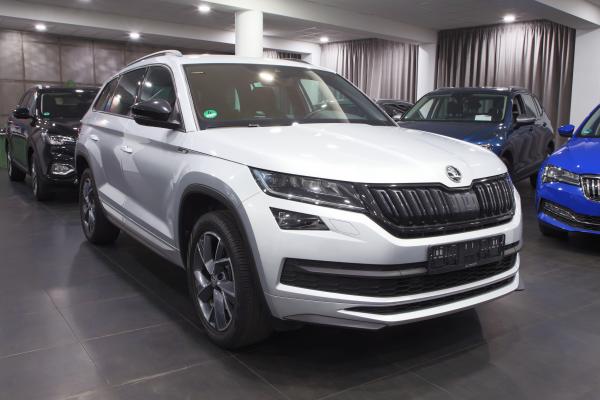 Škoda Kodiaq 2.0 TDI 140kW 4x4 DSG Sportline / ALU 19''