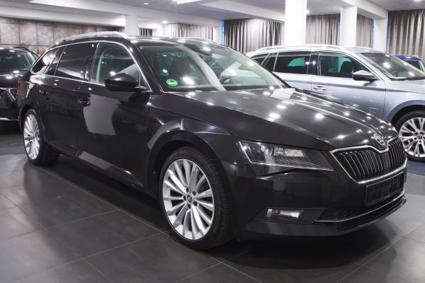 Škoda Superb 3 Combi Style 2.0 TDI 140kW 4x4 DSG / Webasto / Virtual cockpit / ALU 19''