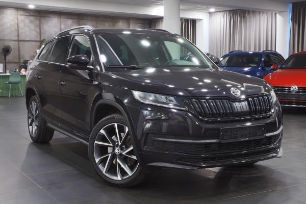 Škoda Kodiaq 2.0 TDI 140kW 4x4 DSG Sportline / Virtual Cockpit / ALU 20''