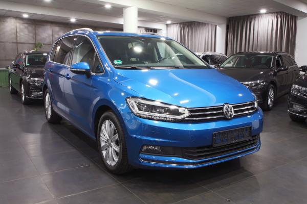 Volkswagen Touran Highline 1.5 TSI 110kW DSG / 7-míst / ALU 17''