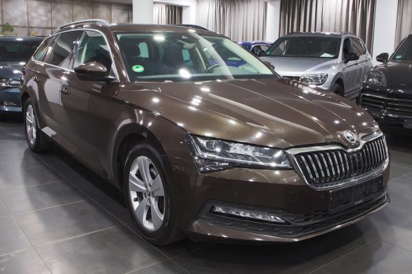 Škoda Superb 3 Combi 2.0 TDI 110kW DSG / Facelift 2020 / Matrix Led / ALU 17''+ zimní sada