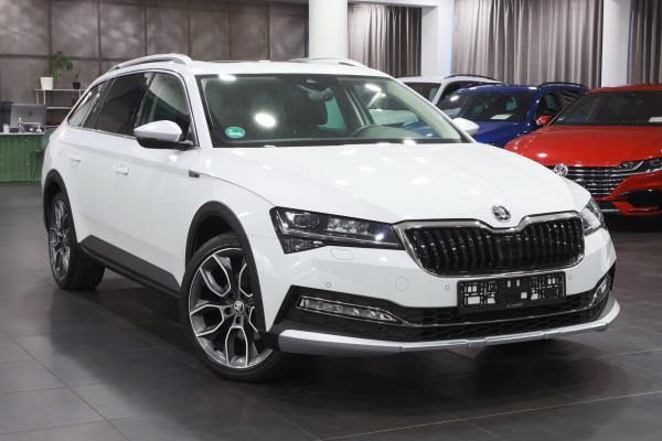 Škoda Superb 3 Combi 2.0 TDI 147kW 4x4 DSG Scout / Facelift 2020 / Matrix Led / Virtual Cockpit / ALU 19''+ ALU 18''