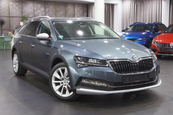 Škoda Superb 3 Combi 2.0 TDI 147kW 4x4 DSG Scout / Facelift 2020 / Matrix Led / Virtual cockpit / ALU 18''