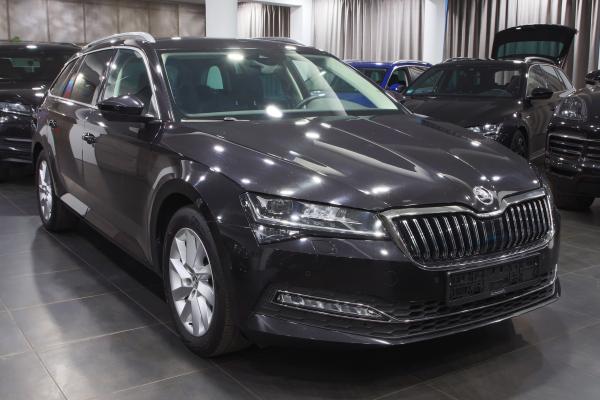 Škoda Superb 3 Combi Style 2.0 TDI 110kW DSG / Facelift 2020 / Matrix Led / Virtual Cockpit / ALU 17''