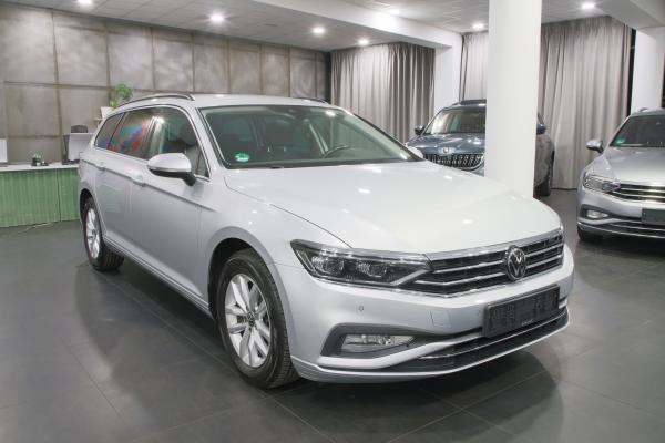 Volkswagen Passat B8 Variant Business 2.0 TDI 110kW DSG / Facelift 2020 / Matrix Led / Virtual Cockpit / ALU 16''+ zimní sada