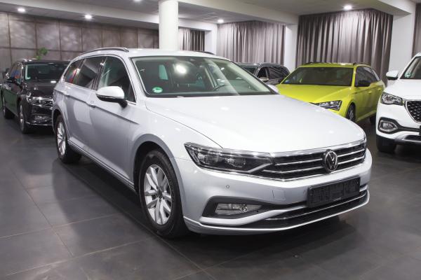 Volkswagen Passat B8 Variant Business 2.0 TDI 110kW DSG / Facelift 2020 / Matrix Led / Virtual Cockpit / ALU 16''+ zimní sada