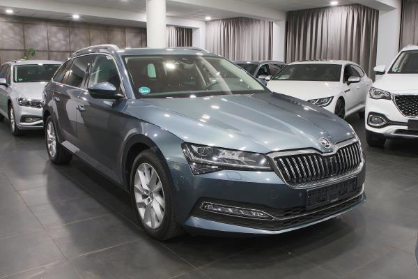 Škoda Superb 3 Combi Style 4x4 2.0 TDI 147kW DSG / Facelift 2020 / Matrix Led / ALU 17''