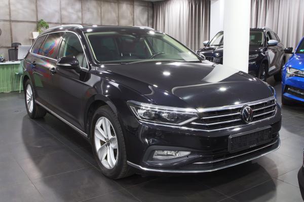 Volkswagen Passat B8 Variant Elegance 2.0 TDI 110kW DSG / Facelift 2020 / Matrix Led / ALU 17''+ zimní sada