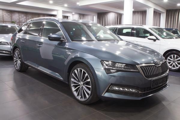 Škoda Superb 3 Combi 2.0 TDI 147kW 4x4 DSG Laurin & Klement / Facelift 2020 / Matrix Led / ALU 19''