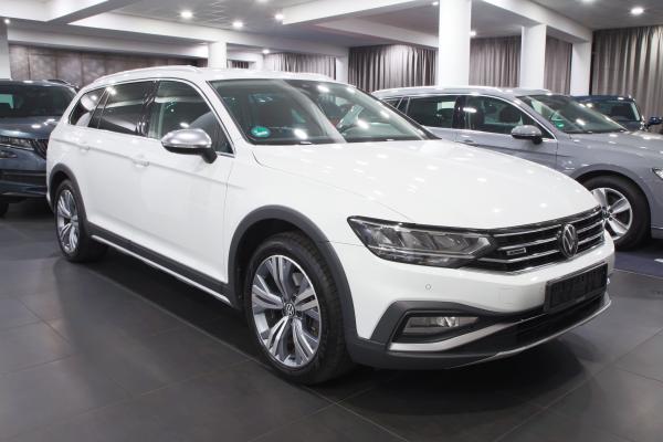 Volkswagen Passat B8 Variant Alltrack 4Motion 2.0 TDI 147kW 4x4 DSG / Facelift 2020 / Webasto / ALU 18''+ ALU 17''