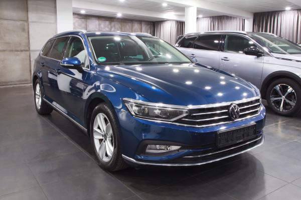 Volkswagen Passat B8 Variant Elegance 2.0 TDI 147kW DSG / Facelift 2020 / Matrix Led / ALU 17''+ ALU 16''