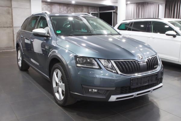 Škoda Octavia 3 Combi 2.0 TDI 135kW 4x4 DSG Scout / Webasto / ALU 17''