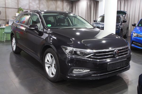 Volkswagen Passat B8 Variant Business 2.0 TDI 147kW DSG / Facelift 2020 / Matrix Led / Webasto / Virtual Cockpit / ALU 17''+ zimní sada