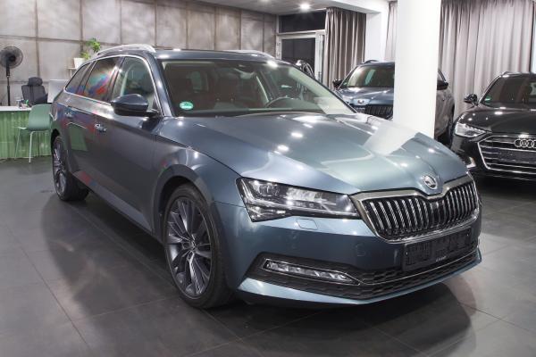 Škoda Superb 3 Combi Style 2.0 TDI 140kW 4x4 DSG / Facelift 2020 / Matrix Led / Virtual cockpit / ALU 19''+ zimní sada