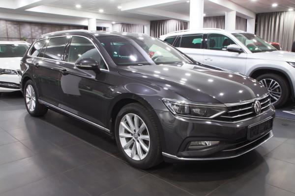 Volkswagen Passat B8 Variant Elegance 2.0 TDI 140kW DSG / Facelift 2020 / Matrix Led / Webasto / ALU 17''+ ALU 16''