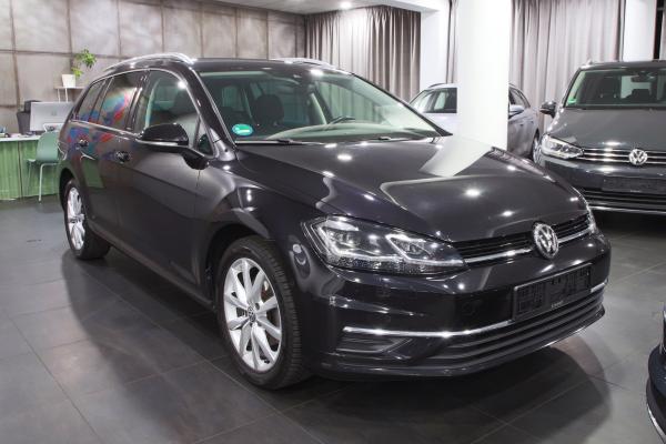 Volkswagen Golf 7 Variant Comfortline 2.0 TDI 110kW DSG / ALU 17''+ zimní sada