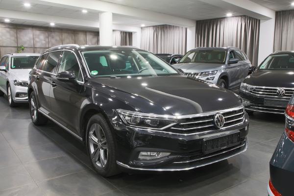 Volkswagen Passat B8 Variant Elegance 2.0 TDI 140kW DSG / Facelift 2020 / Matrix Led / ALU 17''