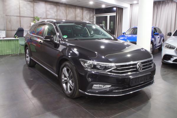 Volkswagen Passat B8 Variant Elegance 2.0 TDI 140kW DSG / Facelift 2020 / Matrix Led / ALU 17''