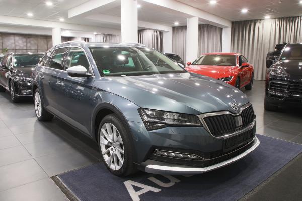 Škoda Superb 3 Combi Scout 2.0 TDI 147kW 4x4 DSG / Facelift 2020 / Matrix Led / Webasto / ALU 18'' + ALU 16''