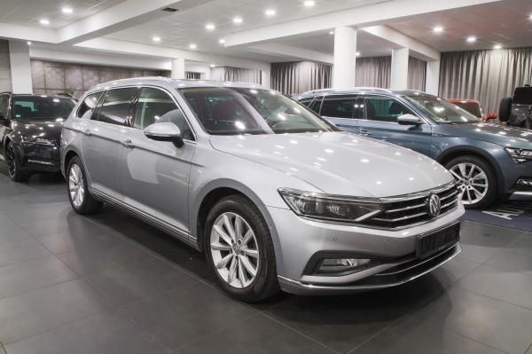 Volkswagen Passat B8 Variant Elegance 2.0 TDI 140kW DSG / Facelift 2020 / Matrix Led / Virtual cockpit / 2x sada ALU 17''