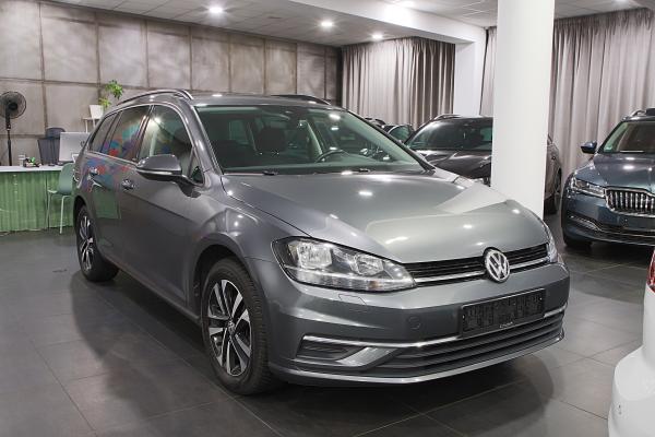 Volkswagen Golf 7 Variant 2.0 TDI 110kW DSG / Active info display / ALU 17''+ zimní sada