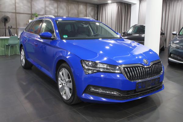 Škoda Superb 3 Combi Style 2.0 TDI 140kW DSG / Facelift 2020 / Matrix Led / ALU 18''+ zimní sada