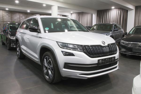 Škoda Kodiaq 2.0 TDI 140kW 4x4 DSG Sportline / Virtual Cockpit / ALU 19''+ zimní sada