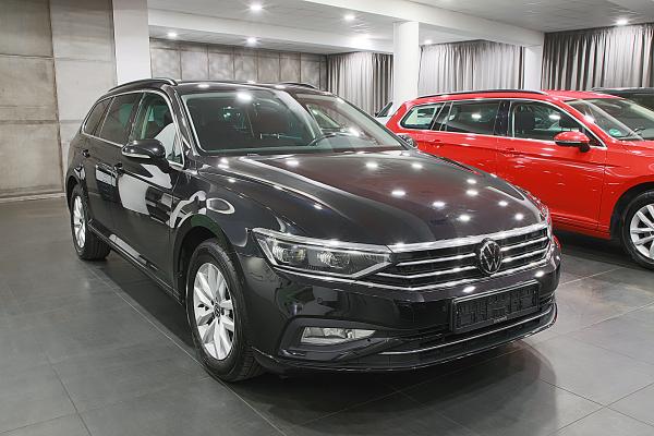 Volkswagen Passat B8 Variant Business 2.0 TDI 110kW DSG / Facelift 2020 / Matrix Led / Webasto / 2x sada ALU 16''