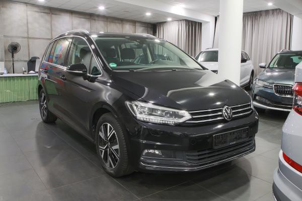 Volkswagen Touran Highline 2.0 TDI 110kW DSG / Webasto / 7-Míst / ALU 17''