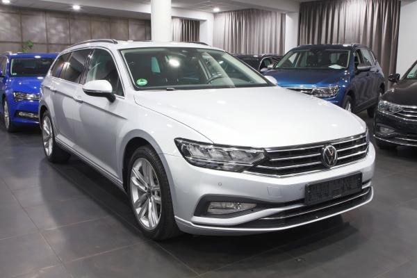 Volkswagen Passat B8 Variant Business 2.0 TDI 110kW DSG / Facelift 2020 / Virtual Cockpit / ALU 18''+ zimní sada