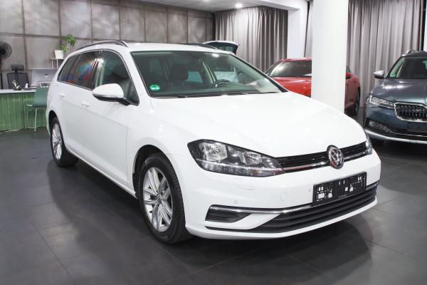 Volkswagen Golf 7 Variant Comfortline 2.0 TDI 110kW DSG / ALU 16''