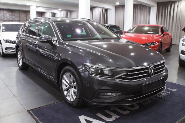 Volkswagen Passat B8 Variant Business 2.0 TDI 110kW DSG / Facelift 2020 / Matrix Led / Webasto / 2x sada ALU 16''