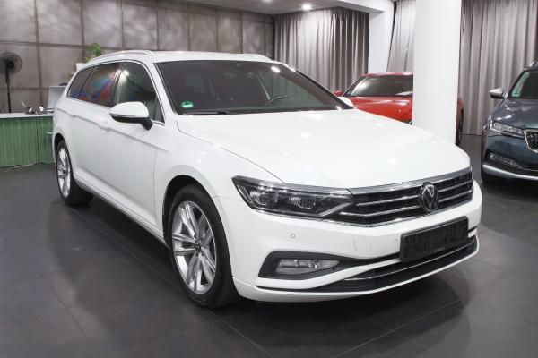 Volkswagen Passat B8 Variant Business 2.0 TDI 110kW DSG / Facelift 2020 / Matrix Led / Virtual cockpit / ALU 18''+ zimní sada