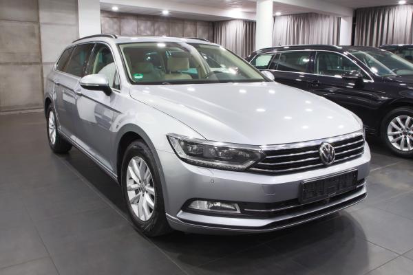 Volkswagen Passat B8 Variant 2.0 TDI 110kW DSG / Active info display / ALU 16''