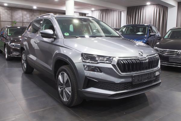 Škoda Karoq 1.5 TSI 110kW DSG / Facelift 2022 / Virtual cockpit / MAtrix Led / ALU 17'' + zimní sada