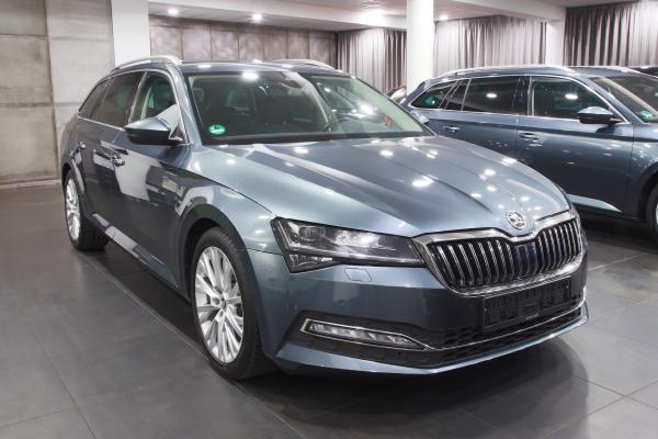 Škoda Superb 3 Combi Style 2.0 TDI 110kW DSG / Facelift 2020 / Matrix Led / Virtual Cockpit / ALU 18''+ ALU 16''