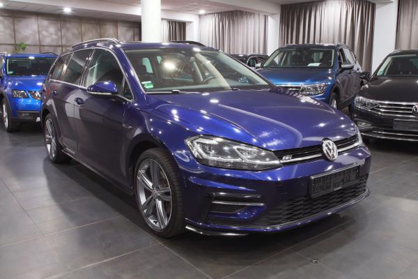 Volkswagen Golf 7 Variant Highline 2.0 TDI 110kW DSG R-Line / Webasto / Virtual cockpit / ALU 18''+ ALU 16''