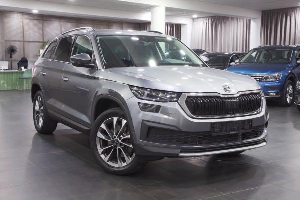 Škoda Kodiaq 2.0 TDI 147kW 4x4 DSG / Facelift 2022 / ALU 19''+ zimní sada